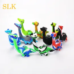 Ny dinosauriedesign Oil Rig Silicone Bongs Silikon Vattenrör FDA matkvalitet Silikon Material Gratis leverans Två användar DAB Rig Pipes 510