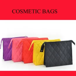 30pcs 2018 New Arrival 10 Colors Women Nylon Diamond Lattice zipper Cosmetic Bags Makeup Bags storage Mini Travel Bags size 19*6*13cm