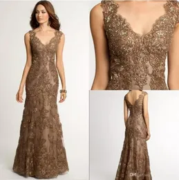 2020 Elegant mor till brudklänningarna V Neck Golvlängd Beaded Aftonklänningar Lace Appliques Mermaid Bröllop Gästklänning