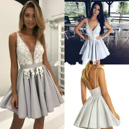 Affascinanti abiti da ritorno a casa in pizzo con scollo a V profondo senza maniche in chiffon Mini arabo al ginocchio abito corto da ballo cocktail festa di laurea abbigliamento da club