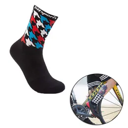 Nowe Profesjonalne Skarpety Rowerowe Mężczyźni Kobiety Rower Outdoor Rower Rower Skarpetki Marka Kompresja Running Sockâ Pocenie i Oddychalności