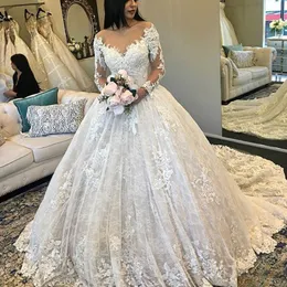 Saudiarabisk spetsbollklänning Bröllopsklänningar Sheer Bateau-Neck Lace Appliques Långärmad Bröllopsklänning 2018 Billiga Custom Made Long Wedding Dress