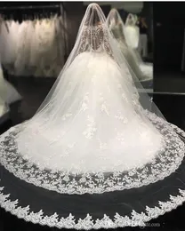Lyxig arabisk bollklänning bröllopsklänningar ren skopa hals långa ärmar spetsar applikationer pärlstav puffig domstol tåg plus storlek brudklänningar