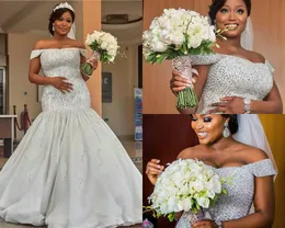 Lyxiga Beading Sequins Plus Size Mermaid Bröllopsklänningar Dubai African Off Shoulde Floor Length Beach Bridal Gowns Sweep Train Dress