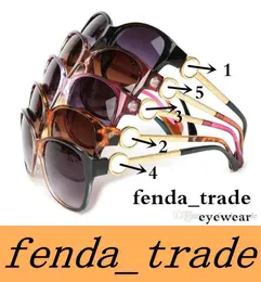 العلامة التجارية النظارات الشمسية الساخن بيع أزياء العلامة التجارية مصمم نظارات النساء نظارات الشمس النظارات الكلاسيكية إطار كبير oculos