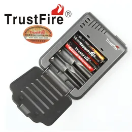 Original Trustfire TR003 4-slits batteriladdare för 18650 16450 14500 18350 Uppladdningsbara batterier i detaljhandeln 30st / parti