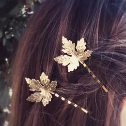 Ny mode Retro Maple Leaf Leaves Hairpin Simple Ladies Wild Headdress Trendiga Barrettes Smycken Kvinna Tillbehör