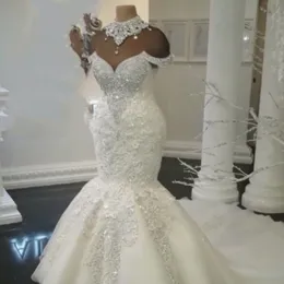 Luxuriöses, hochgeschlossenes Brautkleid mit Strass, Spitzenapplikation, Kristallperlen, kurzen Ärmeln, Meerjungfrau-Brautkleid, sexy Brautkleid in Übergröße