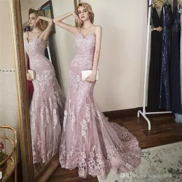 2020 Różowy Prom Dresses Lace Mermaid Sweep Pociąg Seksowny Bez Ramiączek Eleganckie suknie wieczorowe V Neck Plus Size Specjalna okazja Dress