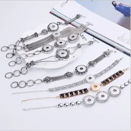 新しい到着10pcs/パックの各種混合スタイル交換可能な18mmの女性用ビンテージDIYスナップチャームボタンカフブレスレットヌーサスタイルのジュエリー