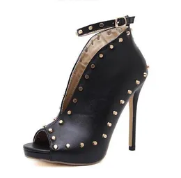 New Europe Popular Street Beat Rivet Shoes High-Heeled Catwalk Sexig Rom Ankle Buckle Strap Pu Heel 12cm Woman Pumps