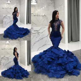 2018 Royal Blue Mermaid Prom Dress Bed Sheer High Neck Squined Evening Gowns residos de fiesta 3d Appriqued Satin 형식 드레스 ES