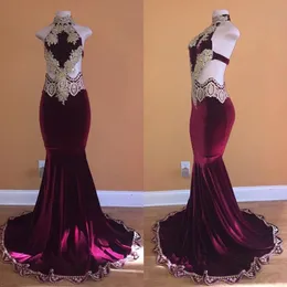 Glamorös sammet 2018 Prom Klänningar Pärlor Lace Applique High Neck Ärmlös Backless Mermaid Prom Dress Sexy Stylish Dubai Evening Dresses