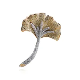 Men Women New Fashion Pins Brooches Gold Plated CZ Ginkgo Leaf Brooches Pins for Wedding Party Suit Dress Lapel Pins Nice Gift