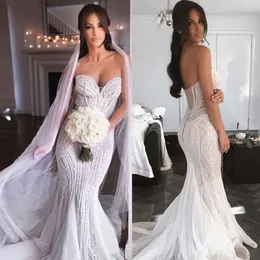 2019 Abiti da sposa a sirena Sweetheart Appliques in pizzo Abiti da sposa country in rilievo Custom Made Plus Size Abito da sposa da spiaggia con paillettes