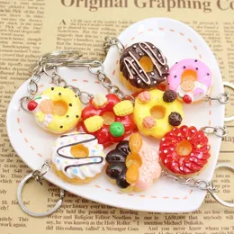 Söt simulering tecknad mat färgrik donut nyckelring personlighet kreativ hänge harts nyckel tillbehör liten present grossist