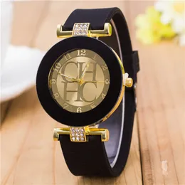 2018 New simple leather eneva Casual Quartz Watch Women Crystal Silicone Watches Wrist Watch Hot sale