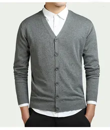Новый хлопок свитер мужчины с длинным рукавом кардиган мужские свитера с v-образным вырезом свободные сплошной кнопки Fit вязание повседневная стиль полиэстер качество одежды