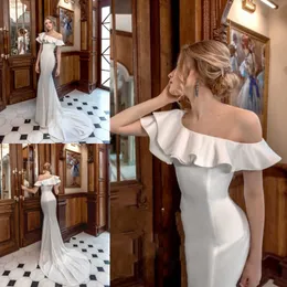 Sjöjungfrun klänningar blygsamma ruffles satin brudklänningar enkel elegant svep tåg camo bröllopsklänning