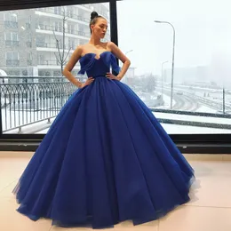 Głęboki Ocean-Blue Quinceanera Suknie Uroczy V-Neck Bez Rękawów Puszysta Suknia Balowa Prom Dress Glamorous Vintage Party Dress Seksowne Suknie Wieczorowe