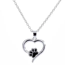 Hollow Pet Paw Print Halsband Söt Animal Dog Cat Memorial Smycken Pet Lover Puppy Paw Heart Charm Black Emaly Necklace Girls