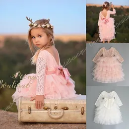 Custom Flower Girls Dresses 2019 med Big Bow V tillbaka Ruffles Skirt Princess First Communion Dress For Little Girls Real Photos