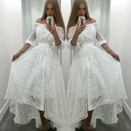 Eleganckie Białe Koronki Prom Dresses 2018 Off The Ramię Pół Rękawy Suknie Wieczorowe Wysoka Niska Formalna Party Dress Tanie Vestidos Bridal