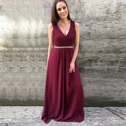 Elegancka Burgundia Druhna Suknie V Neck Plised Szyfonowa Długość podłogi Maid of Honor Crystal Sash Gościnne Suknie Zipper Up