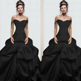 Classic 2018 Black Gothic Bröllopsklänningar Spaghetti Straps En linje Ruched Kjol Court Tåg Vintage Bridal Gowns