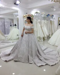 Arabiska nya Dubai mode vintage full spetsklänningar en linje utanför axelrocken de mariage domstol tåg bröllop klänning brudklänningar