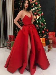 Kırmızı Seksi Saten A Hattı Gelinlik Modelleri Sweetheart Yüksek Yan Bölünmüş Pileleri Kat Uzunluk Örgün Elbise Abiye Giyim ogstuff