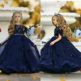 어두운 꽃 해군 소녀 드레스 결혼식을위한 짧은 소매 깃털 애인 아이들이 공식적인 마모를 줄인 대회 드레스 드레스 프리메라