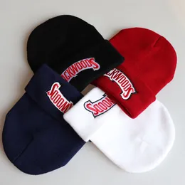 新しいバックウッズの手紙ニットビーニーアクリル男性女性のファッションニット冬の帽子ヒップホップスカーフ男の子のための帽子