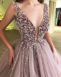 Ciemny Różowy 2020 Suknie Wieczorowe Sparkle Zroszony Bodice Tutu Ball Ball Suknie Kryształowe Perły Vintage Długie Suknie Wieczorowe Suknia V-Neck Suknia