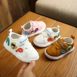 Wiosna Jesień Baby Girl Boy Miękkie Solowane Skórzane Buty Walker Maluch Niemowląt Color Color Oddychające i Anniskid Sneakers 1-2 lata