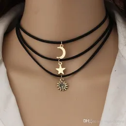 Europa och USA Wild Multi -Layer Velvet Necklace Three Piece Set of Star Moon Sun Short Parsraph Sweater Necklace Wholesale