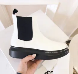 2019 بحجم كبير نمط جديد الخريف والشتاء Martin Women Boots Shoes بالجملة العلامة التجارية الأزياء المصممة الفاخرة أحذية النساء 35-41