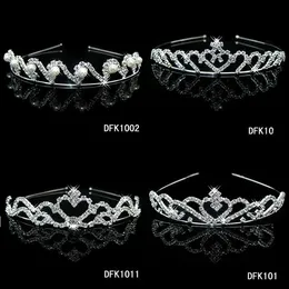 Luksusowa księżniczka Klasyczna panna młoda Headpieces Tiaras Cute Girls Tiaras Korony z kryształowym ślubem i prezentem Nowy Styl Darmowa wysyłka