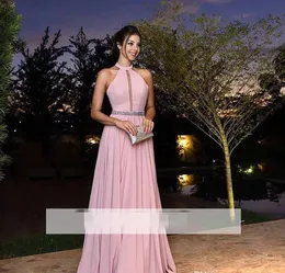 2019 Rosa elegante Abendkleider in A-Linie mit Neckholder, Perlenbesatz, Schärpe, bodenlang, plissiertes Chiffon-Abschlussball-Partykleid für Mädchen, formelle Kleidung