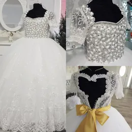 Shinny Rhinestones Beaded Flower Girl Dresses 2020 With Lace Short Sleeve Square Gold Ribbon Bow Applique Glitz Pageant Klänningar för tjejer