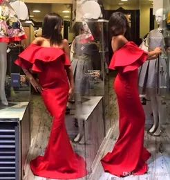 Tanie czerwone sukienki wieczorne syreny długie ramienie falbany długość podłogi