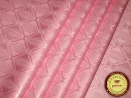 Tessuto Bazin Riche Guinea Broccato di alta qualità 10 metri / borsa Colore rosa Bel design Tessuto per indumenti africano Shadda Damasco Simile a Getzner