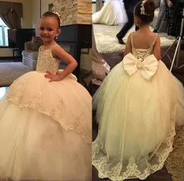 Arrival Puffy New Flower Girl Dresses For Weddings Spaghetti Straps Lace Appliques Beaded Bow Girls Pageant Dress Kids Communion Gowns s