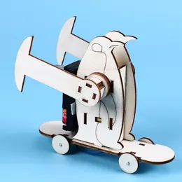 Kreatywna nowa technologia Mała produkcja elektryczna Pingwin Penguin Robot DIY Science Physics Eksperyment hurtowy