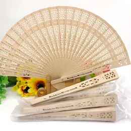 50st Custom Printing Chinese Sandal Woass Faced Fan Wedding Party Decoration Favors Personlig handfällbar träfläktar i Organza Bag