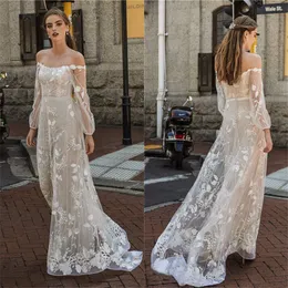 Hot Sell Bohemia A-Line Bröllopsklänningar Bateau Långärmad Fullständig Appliqued Lace Bridal Gown Tiered Ruched Sweep Train Boho Robes de Mariée