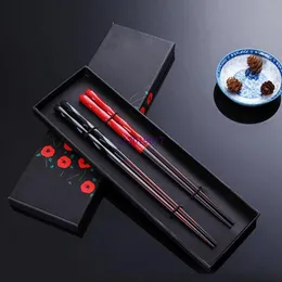 Moda Wood Chopsticks Anti-Skip Gwint Styl Przenośne Chińskie Jedzenie Niezbędne Klasyczki Picks Naczynia