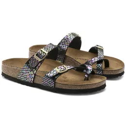2019 Nuovi famosi sandali piatti da uomo moda donna estate spiagge scarpe bianche casual fibbia pantofole in vera pelle di alta qualità