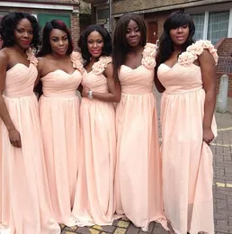 Sexy Sexy One Spalla A-Line Abiti da damigella d'onore Pieghettata Piano Lunghezza Africa Plus Size Maid of Honor Gowns