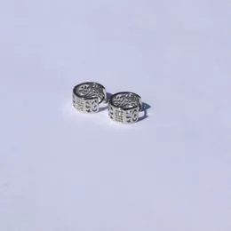 Klasyczny 18 kt białe solidne drobne pozłacane micro Pave CZ Crystal Petite Huggie Hoop Kolczyki